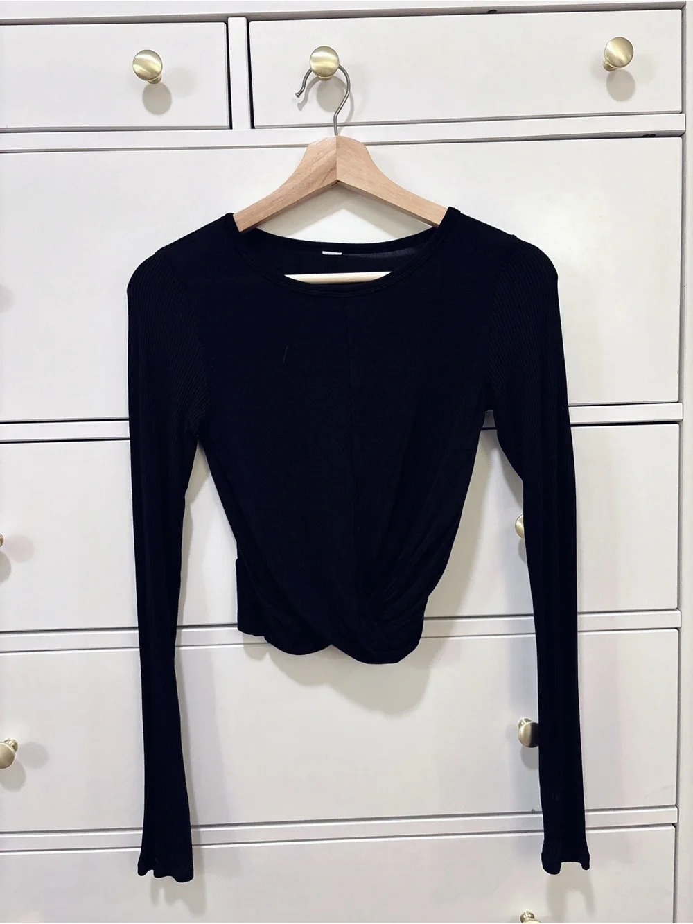 Alo Yoga Long Sleeve Cover Top in Black size XS